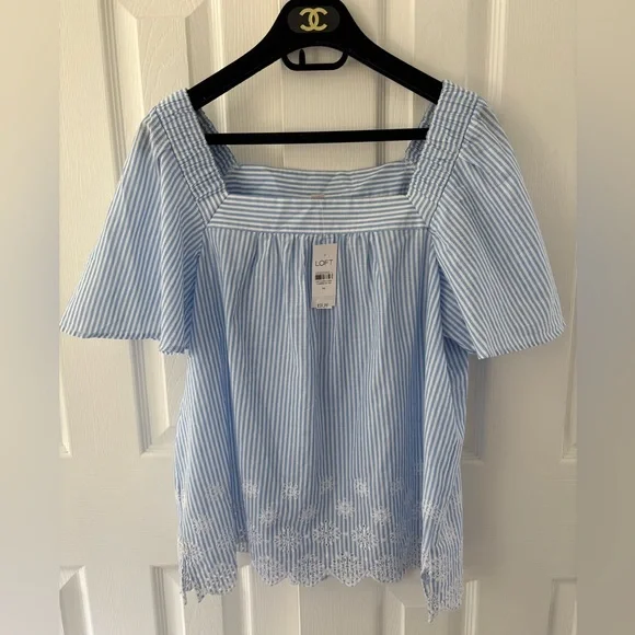 NWT LOFT Cotton Chambray Blue & White Stripe Eyelet  Embroidered Top Sz M - Picture 2 of 7